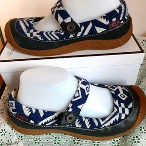 KEEN Sz 7.5 Nvy Harvest Native Mary Jane